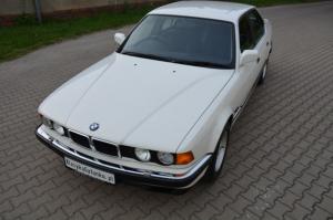 BMW 740i 1992 года  (UK)